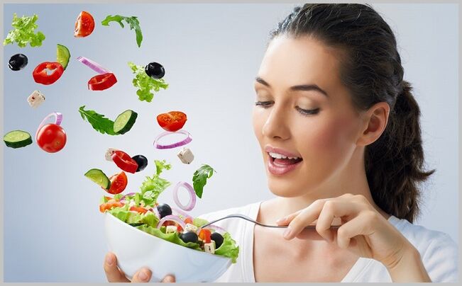 het eten van groentesalade tijdens de behandeling van spataderen